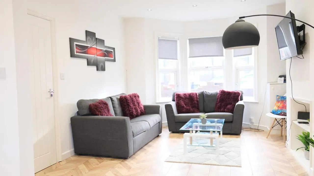 New Contractor House & M1 Access & Lla & Dunstable Apartment Luton  United Kingdom