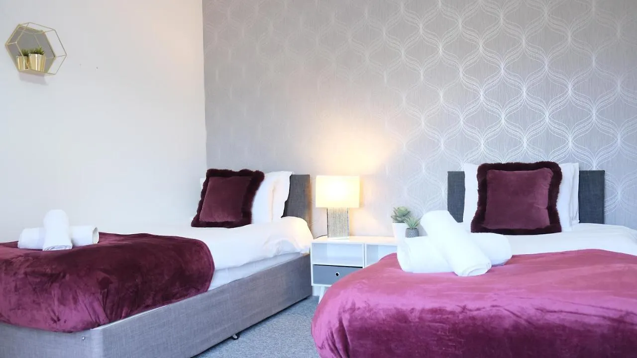 New Contractor House & M1 Access & Lla & Dunstable Apartment Luton