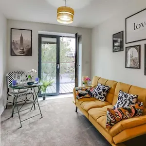 Cozy & Lovely For Contractors Luton (Bedfordshire)